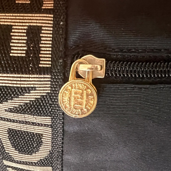 Black Fendi fabric tote bag - Picture 6 of 9